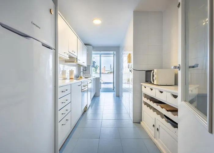 Altos De Banus Iii * マルベーリャ